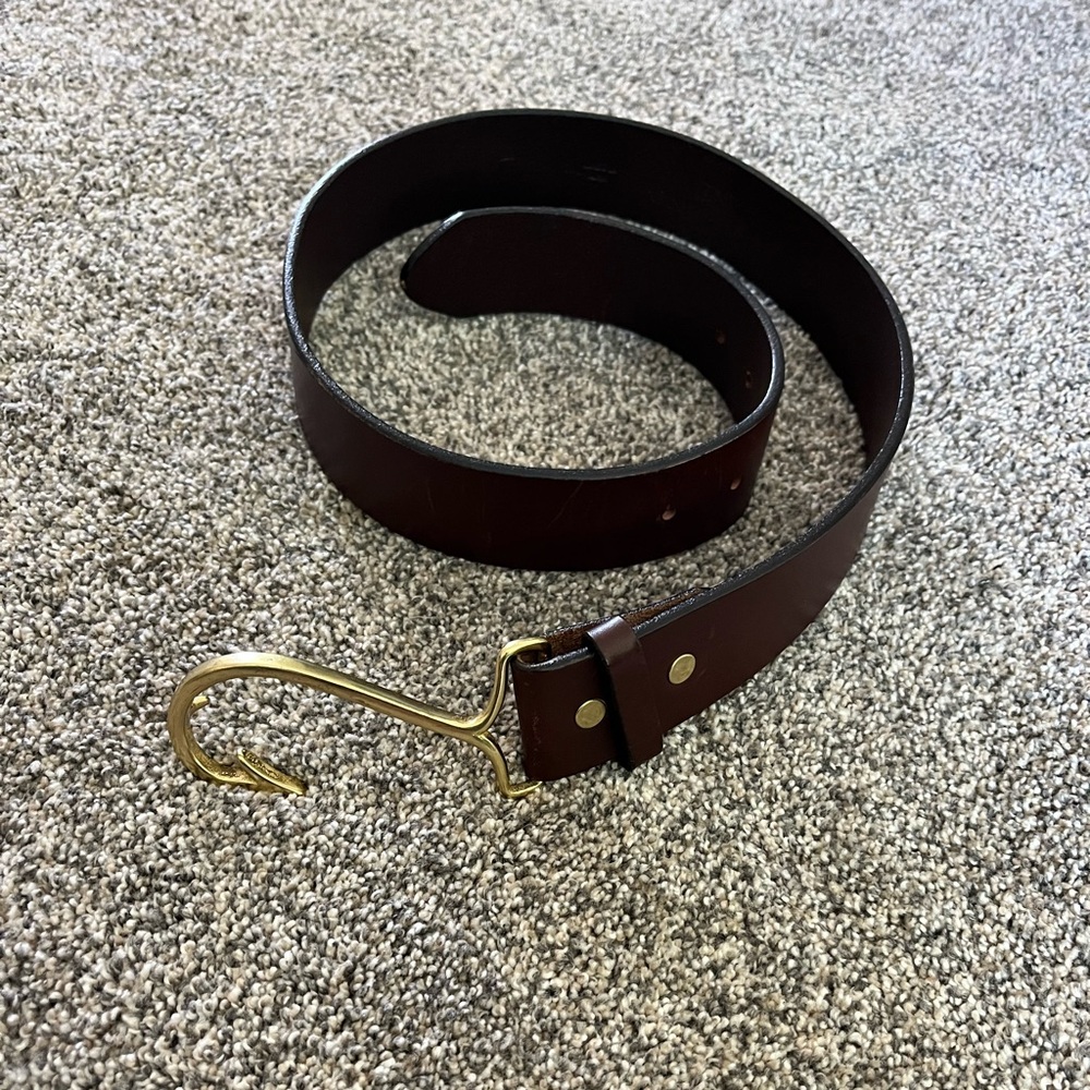 Vineyard Vines fishhook belt